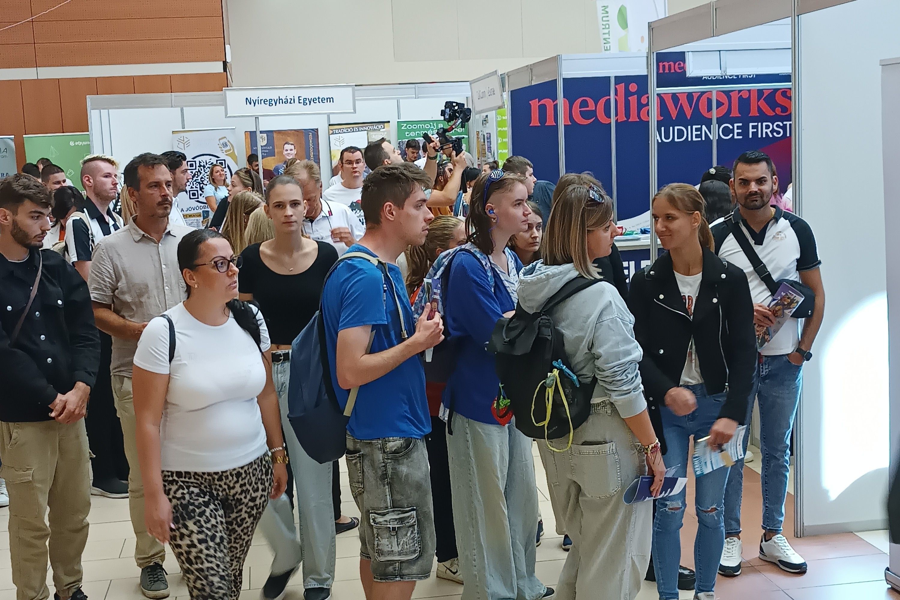 allasborze24.jpg