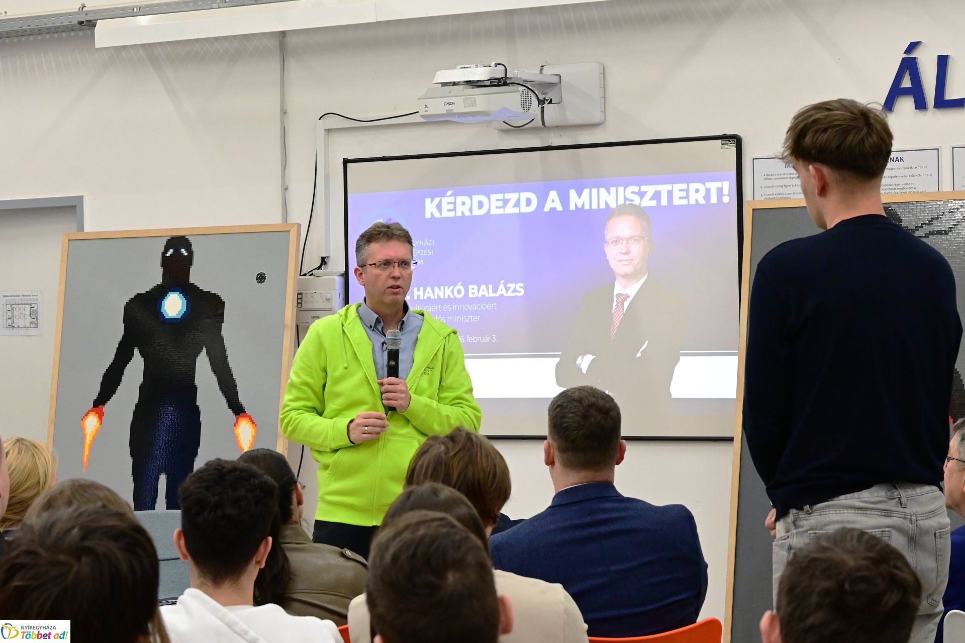 Kérdezd a minisztert!